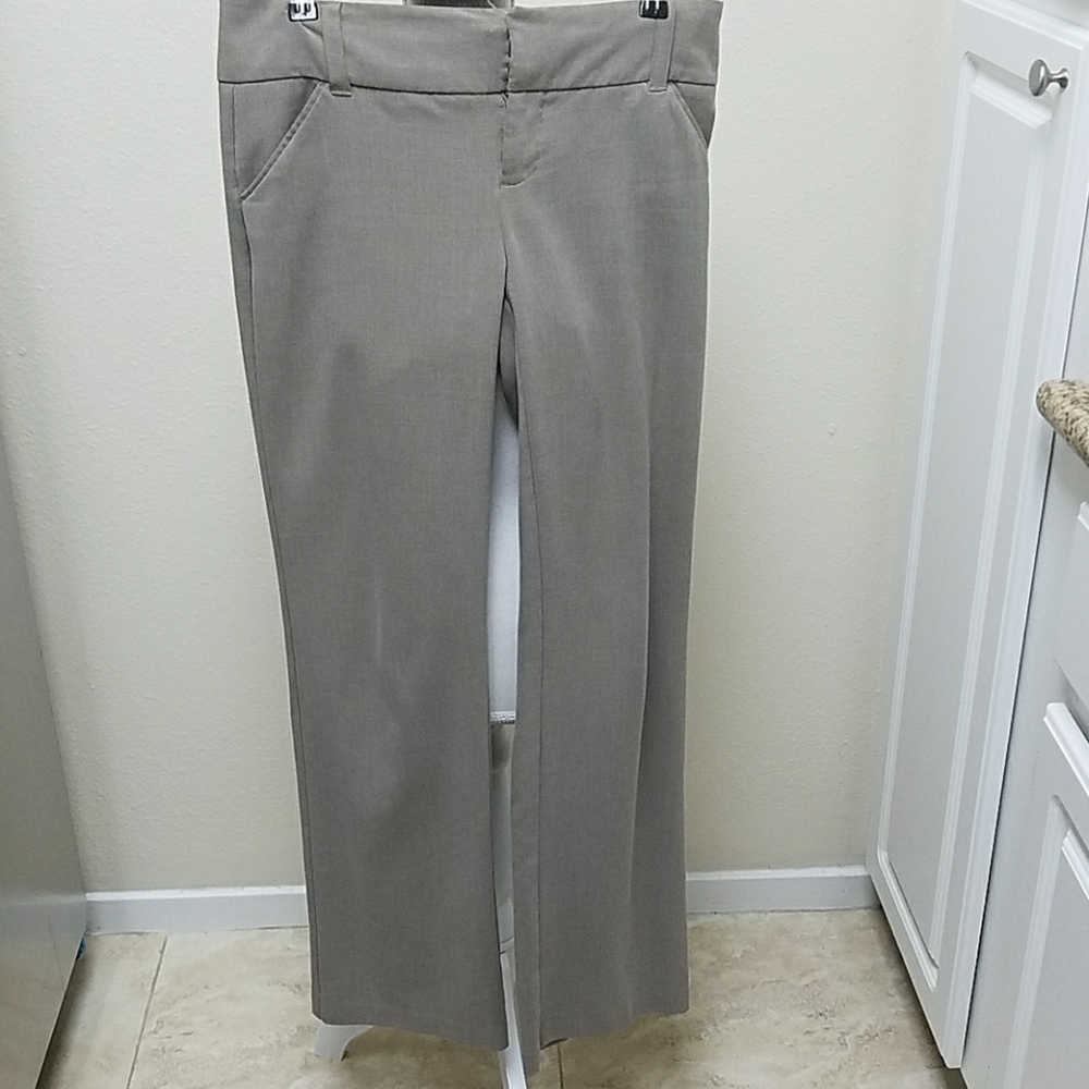 Daisy Fuentes pants